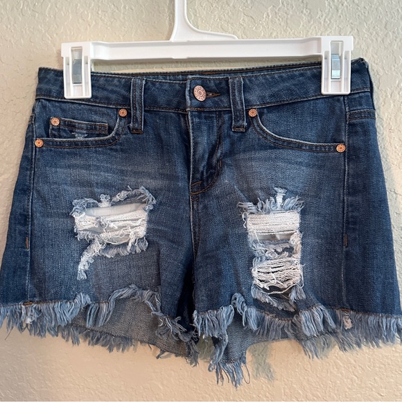Guess Jean shorts - Picture 1 of 2